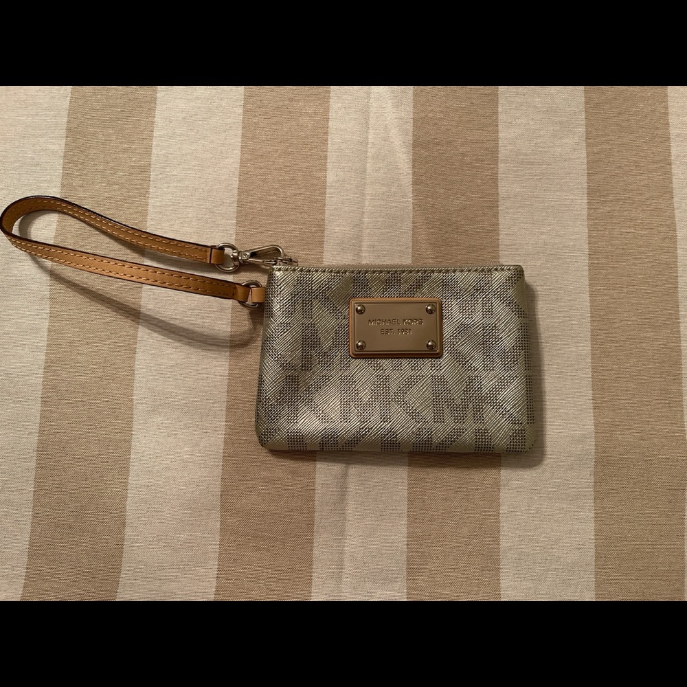 MK clutch